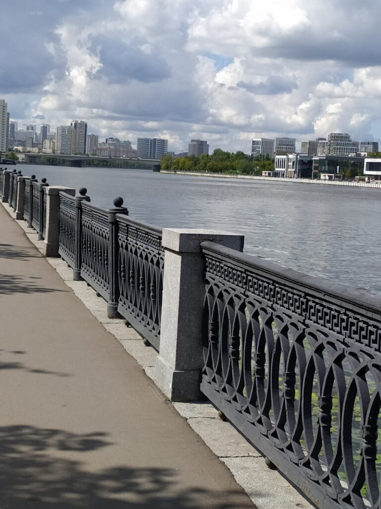Нагатинская набережная: магистраль у воды Нагатинская набережная: магистраль у воды